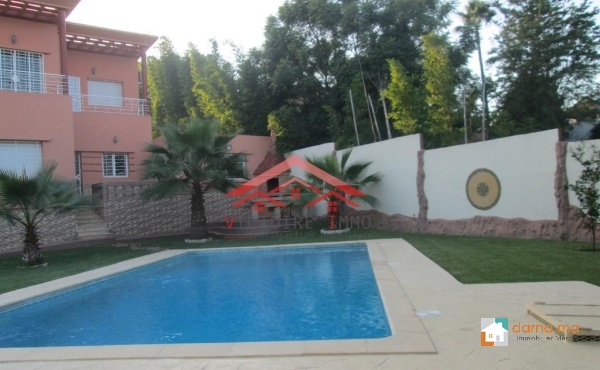 Villa de charme avec piscine de 1500m² à Souissi